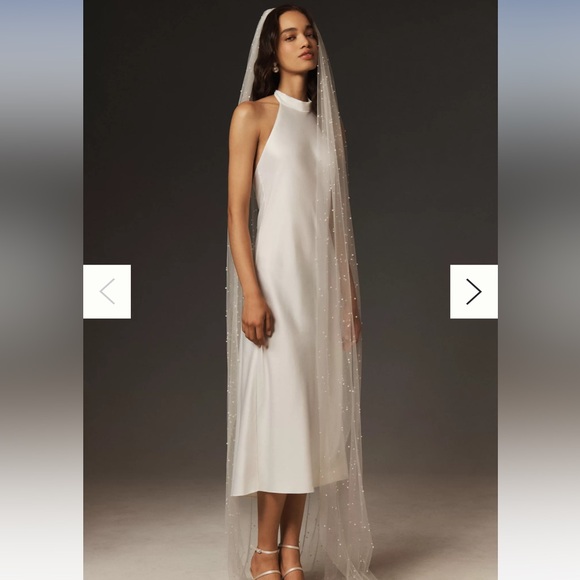 Roesia Chapel Length Pearl Veil - Picture 1 of 4